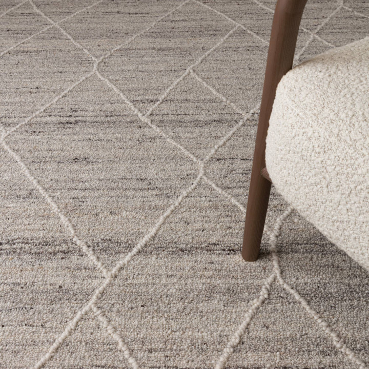 Rug Noah geometric light grey taupe and white 16