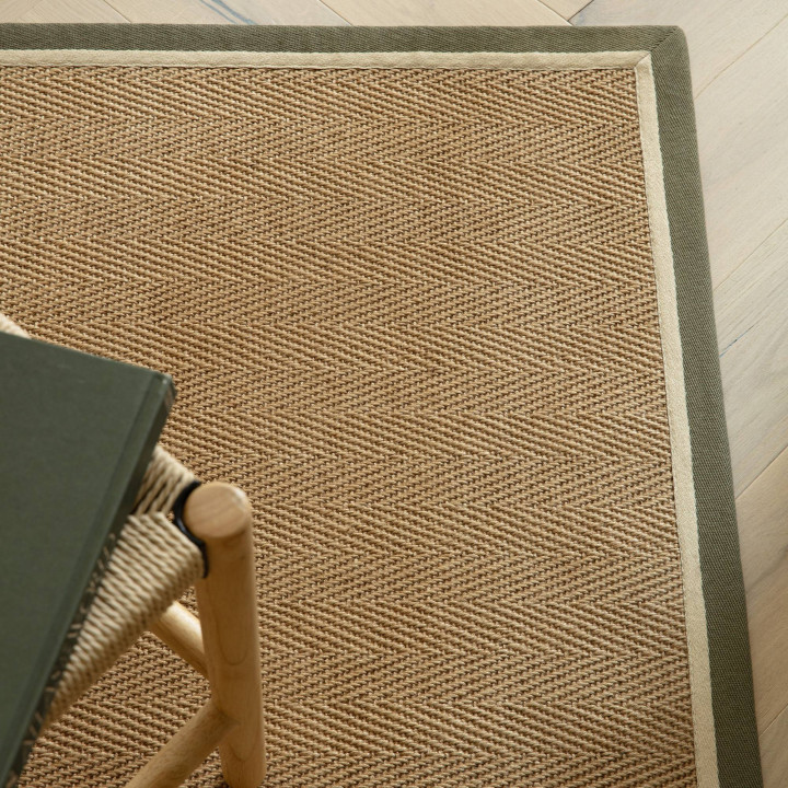 Tappeto Bordo geometrico beige e verde oliva 120
