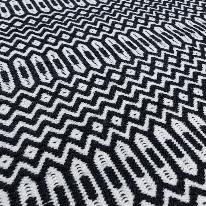 Tappeto Halsey geometrico nero e bianco corsia 6