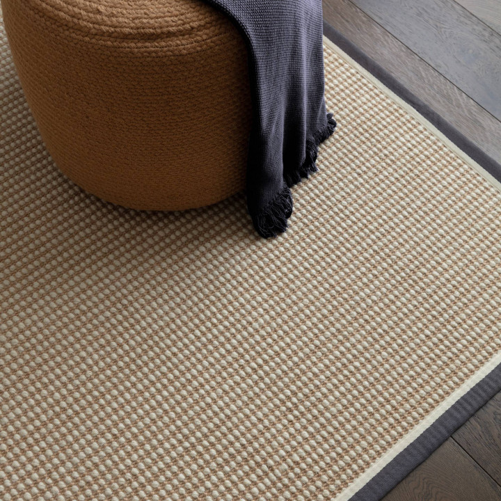 Tappeto Korra tinta unita beige e grigio scuro 1