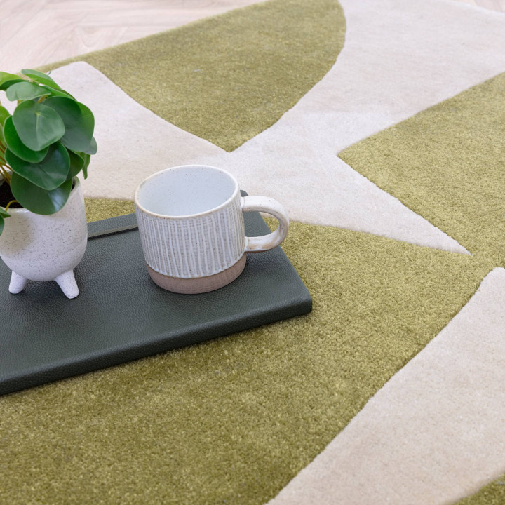 Tappeto Romy astratto verde oliva e beige chiaro