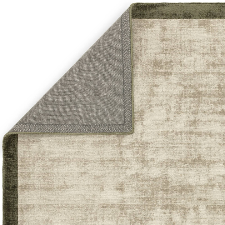 Tappeto Blade Border geometrico verde oliva e be
